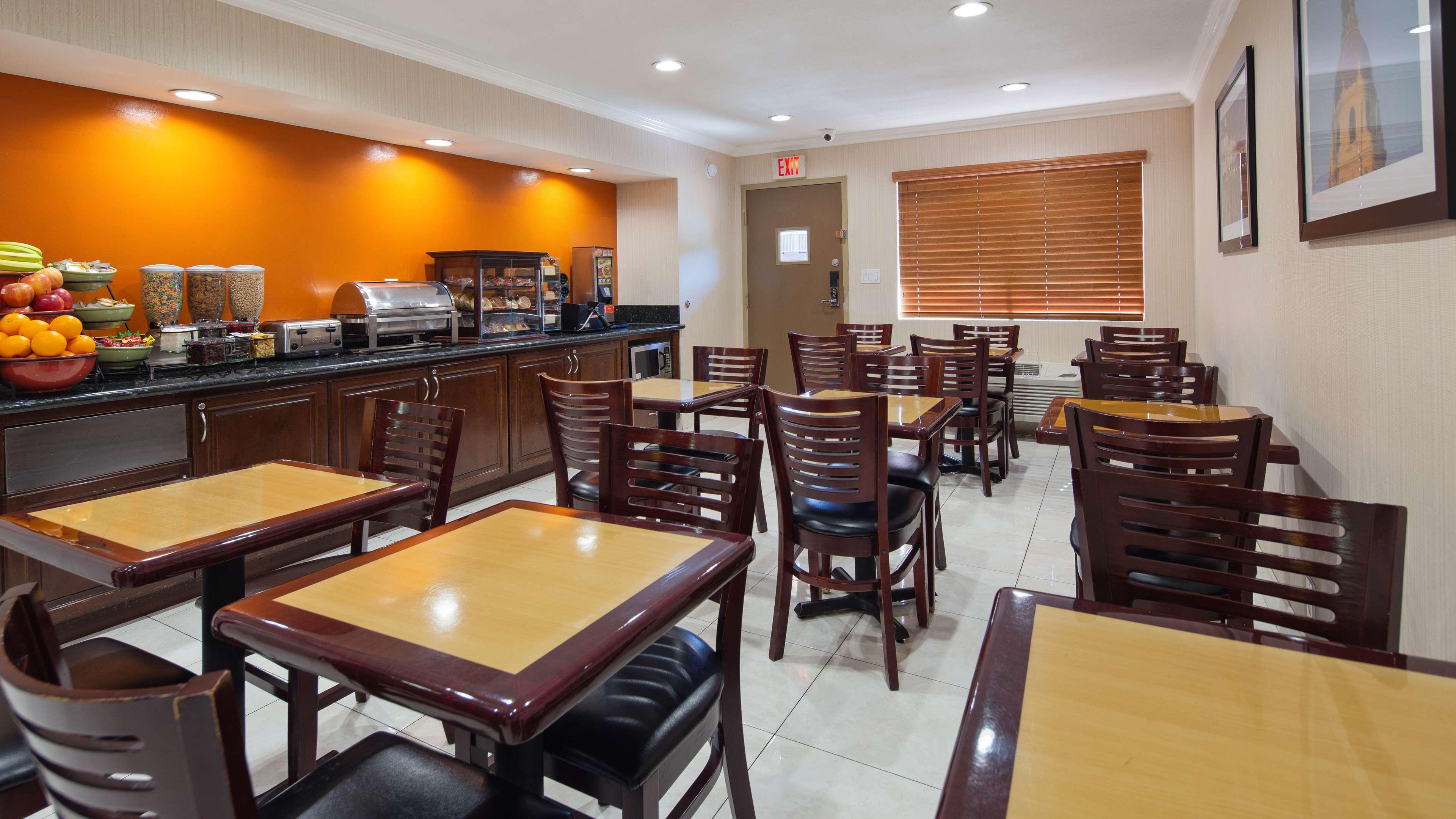 Best Western Pasadena Inn מראה חיצוני תמונה